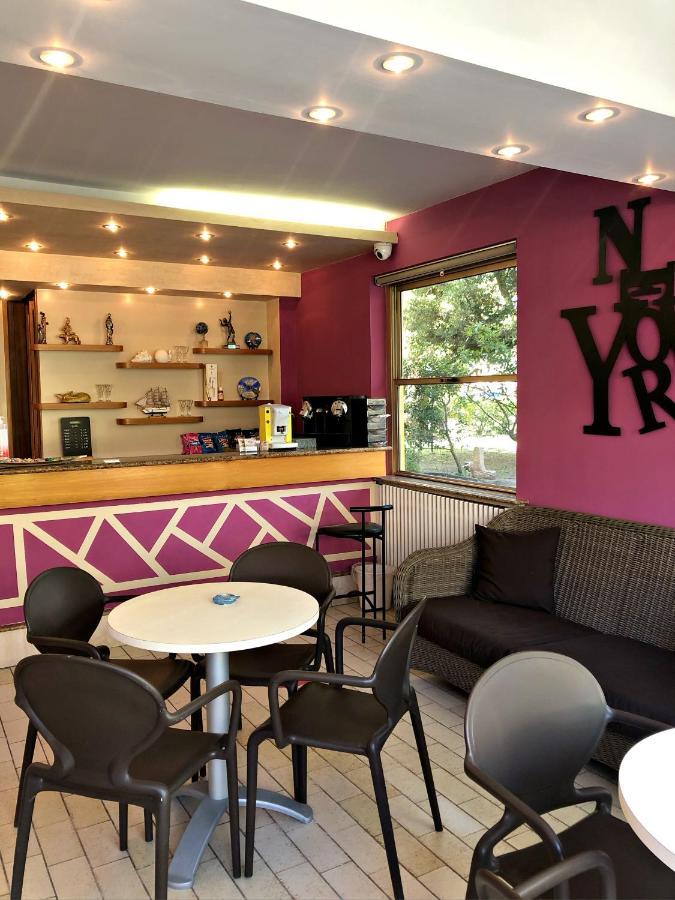 קרביה Hotel Del Falco מראה חיצוני תמונה