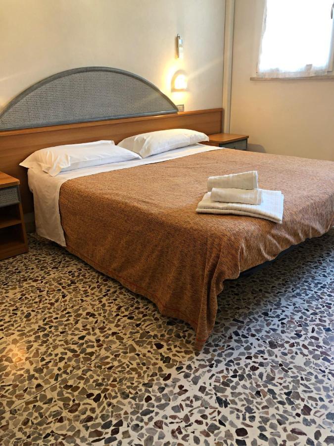 קרביה Hotel Del Falco מראה חיצוני תמונה