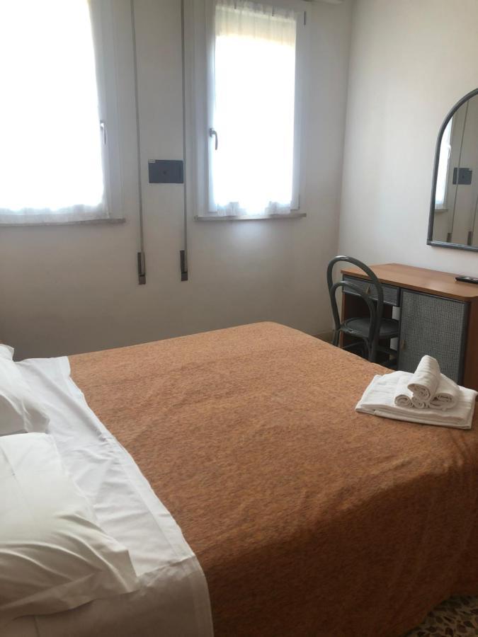 קרביה Hotel Del Falco מראה חיצוני תמונה