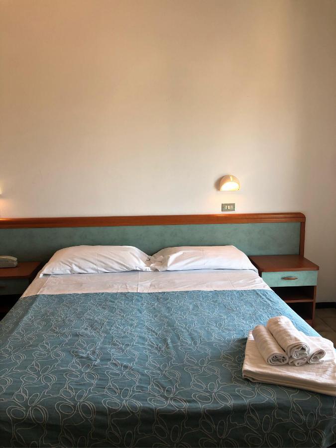 קרביה Hotel Del Falco מראה חיצוני תמונה