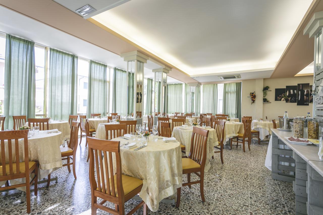 קרביה Hotel Del Falco מראה חיצוני תמונה