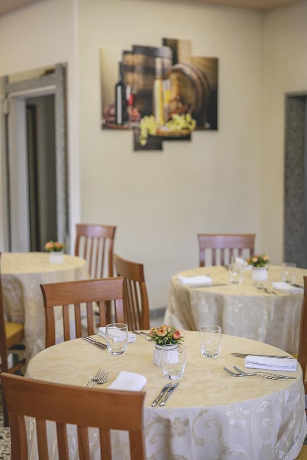 קרביה Hotel Del Falco מראה חיצוני תמונה
